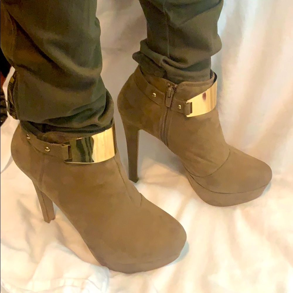 Mixx Shuz (limited edition!) booties - gold trim!
